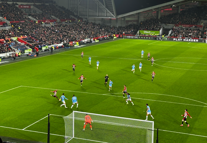 Soccer game between Brentford F.C. and Manchester City